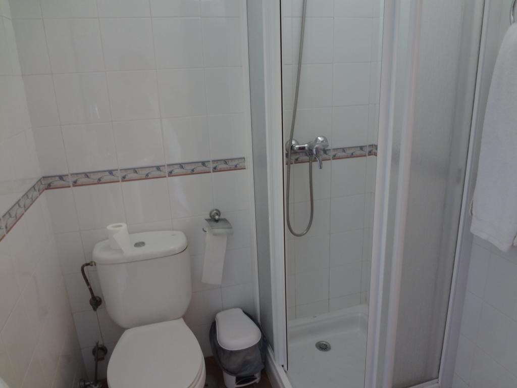 Hostal San Pedro Sanlúcar la Mayor Quarto foto