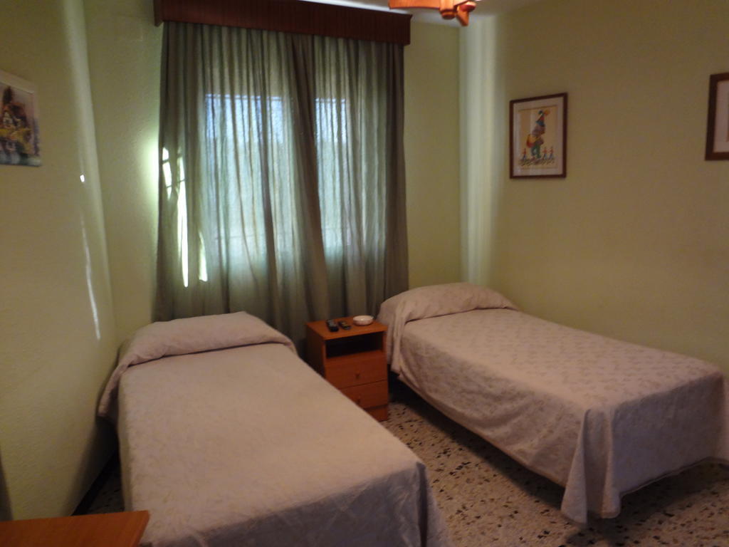 Hostal San Pedro Sanlúcar la Mayor Quarto foto